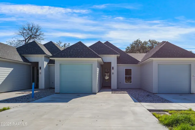 $245,000 | 300 Ave B, Broussard, LA 70518