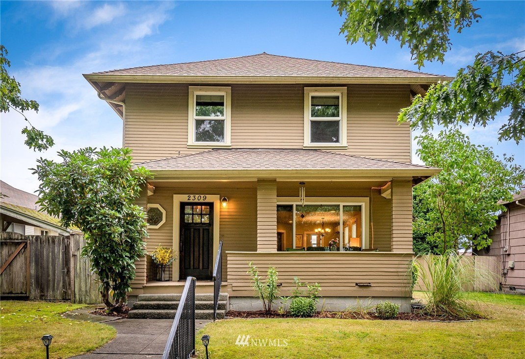 2309 Baker Avenue Everett, WA 98201 - Photo 26 of 26 a front view of a house