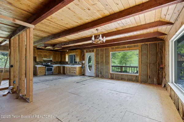 $699,000 | 2883 Stewart Trl Road, Etna, WY 83118