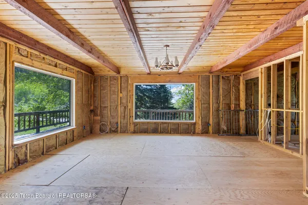 $699,000 | 2883 Stewart Trl Road, Etna, WY 83118