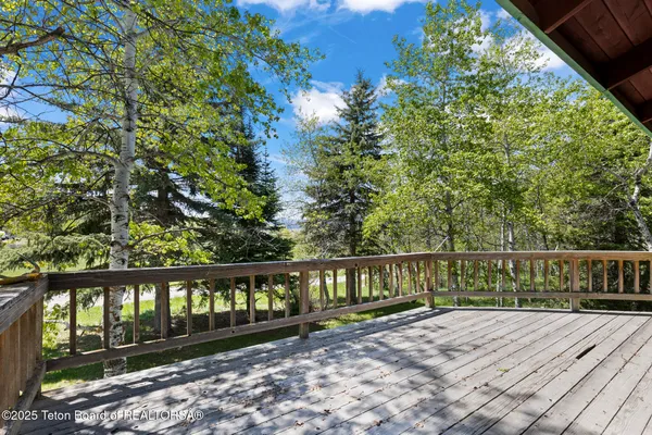 $699,000 | 2883 Stewart Trl Road, Etna, WY 83118
