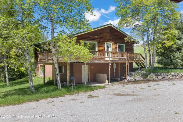 $699,000 | 2883 Stewart Trl Road, Etna, WY 83118