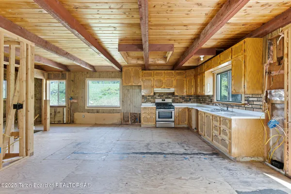 $699,000 | 2883 Stewart Trl Road, Etna, WY 83118