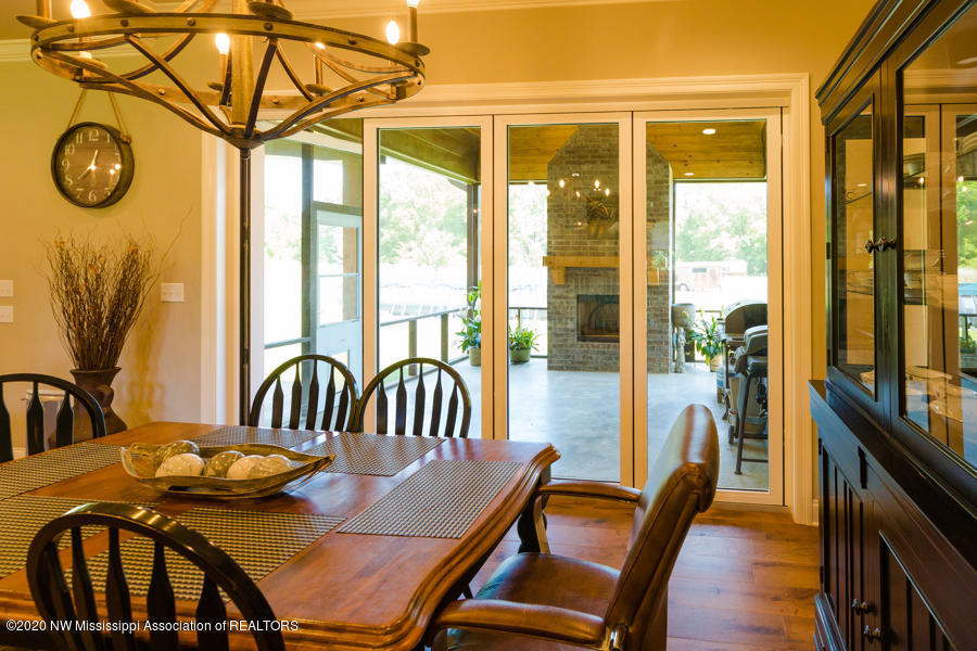 1664 Baker Road Lake Cormorant, MS 38641 - Photo 70 of 87 12x8 panoramic glass doors!