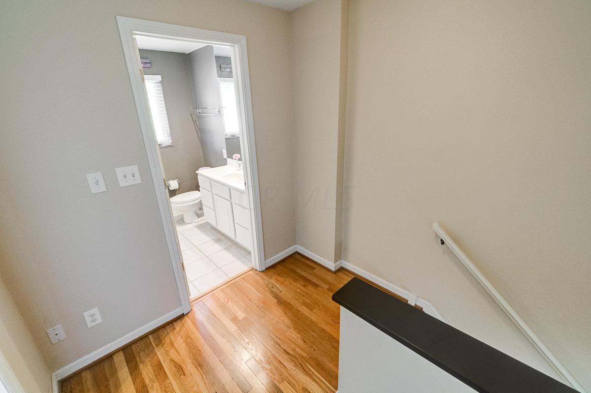 2032 Harwitch Road Columbus, OH 43221 - Photo 14 of 31