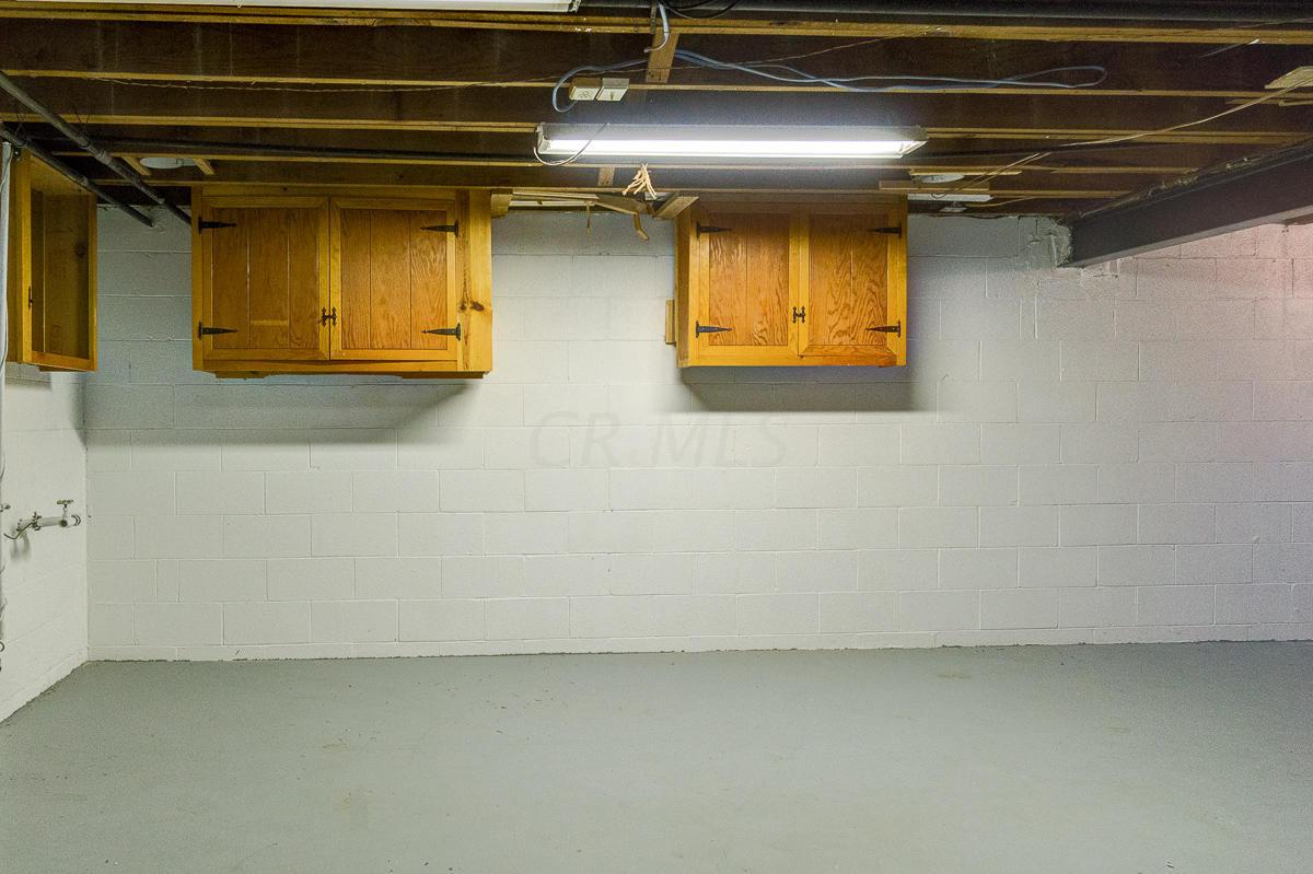 2032 Harwitch Road Columbus, OH 43221 - Photo 22 of 31