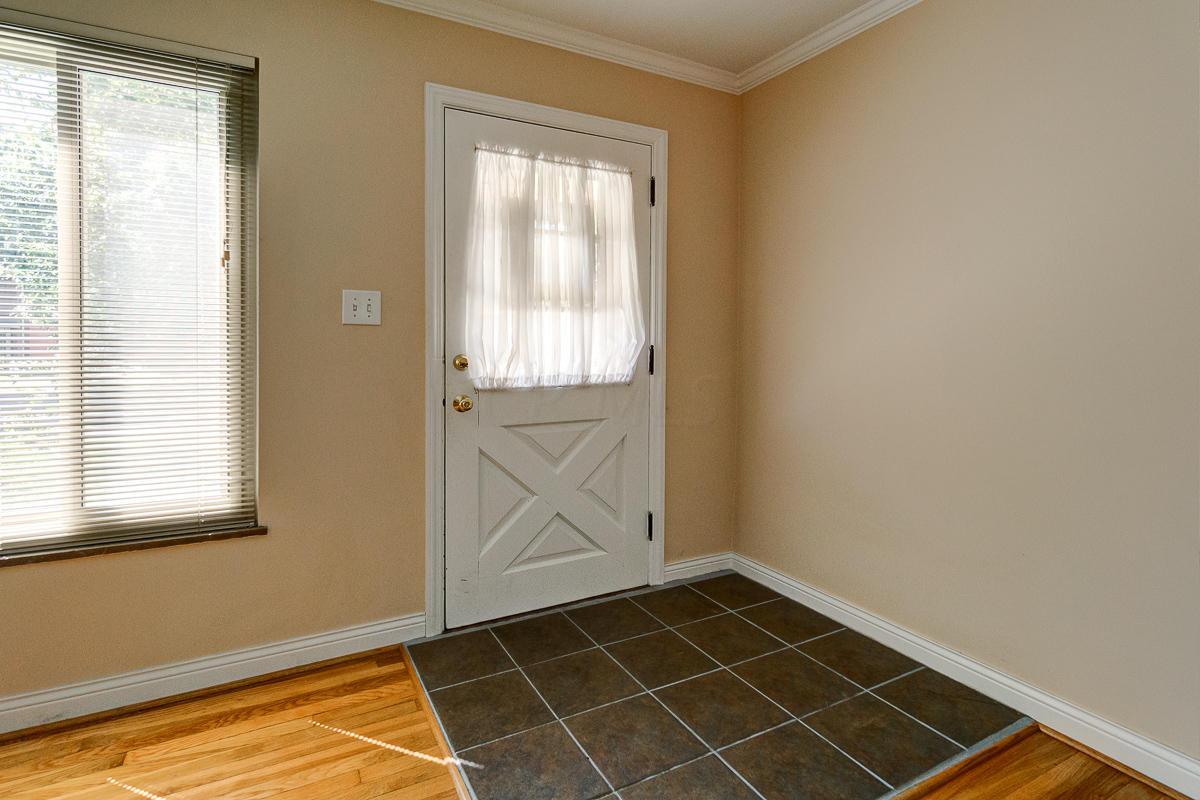 2032 Harwitch Road Columbus, OH 43221 - Photo 4 of 31