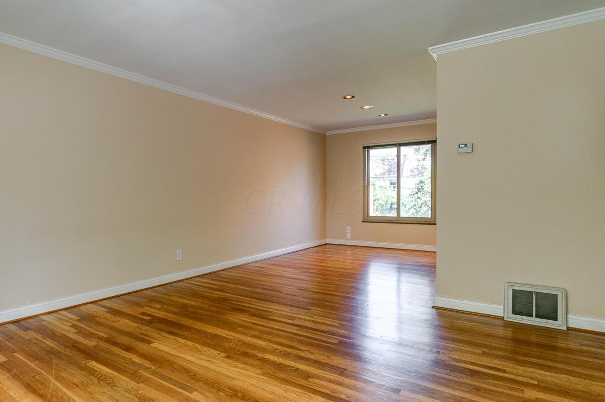 2032 Harwitch Road Columbus, OH 43221 - Photo 7 of 31