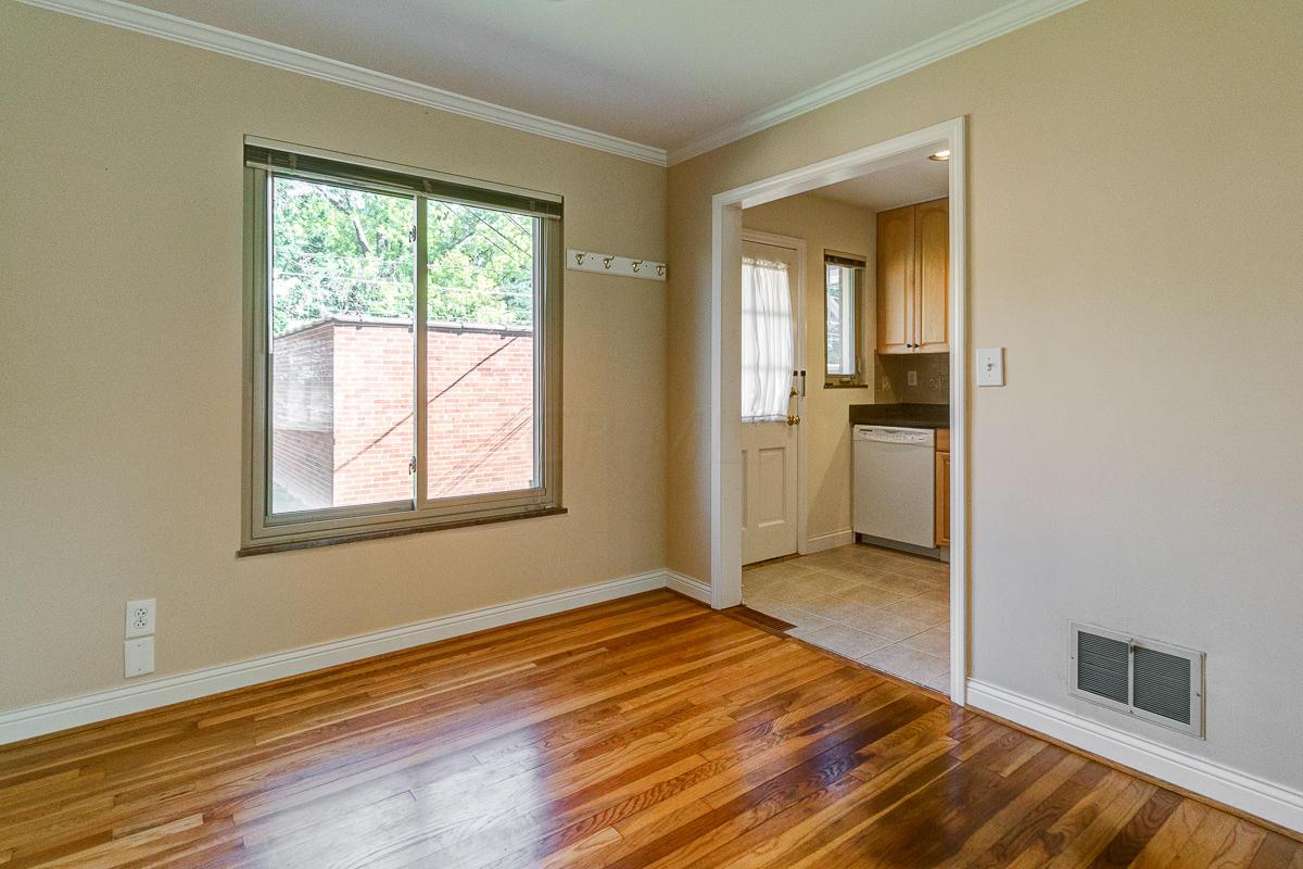 2032 Harwitch Road Columbus, OH 43221 - Photo 9 of 31