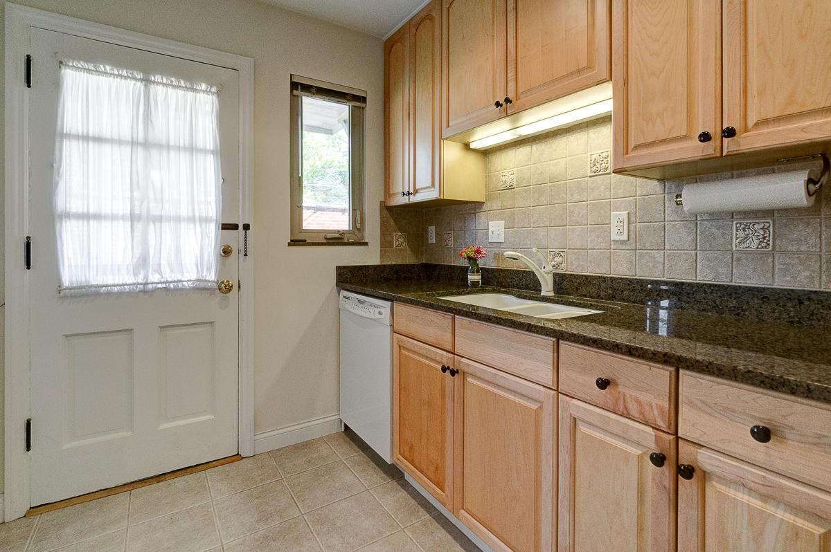 2032 Harwitch Road Columbus, OH 43221 - Photo 10 of 31
