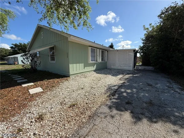 $1,450 | 2228 Virginia Avenue, Fort Myers, FL 33905