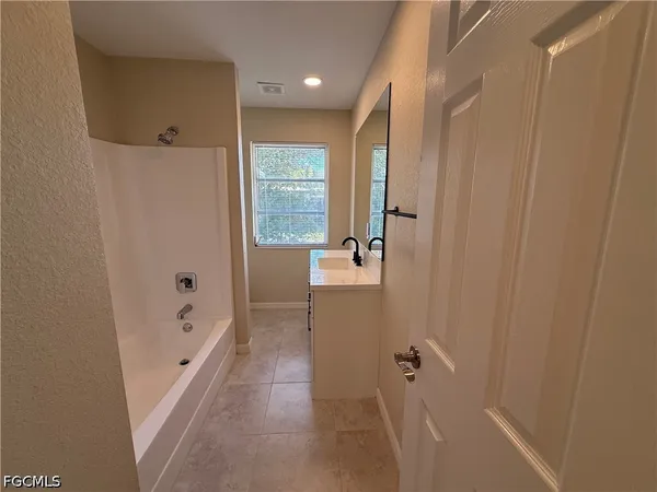 $1,450 | 2228 Virginia Avenue, Fort Myers, FL 33905