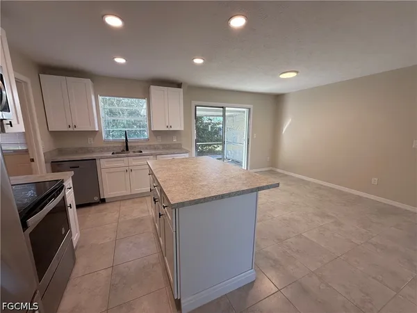 $1,450 | 2228 Virginia Avenue, Fort Myers, FL 33905