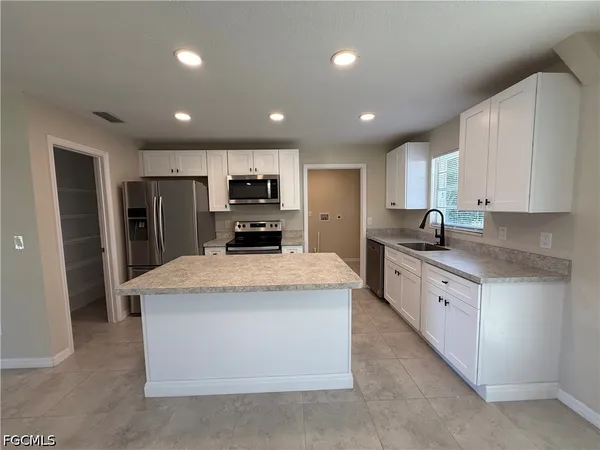 $1,450 | 2228 Virginia Avenue, Fort Myers, FL 33905