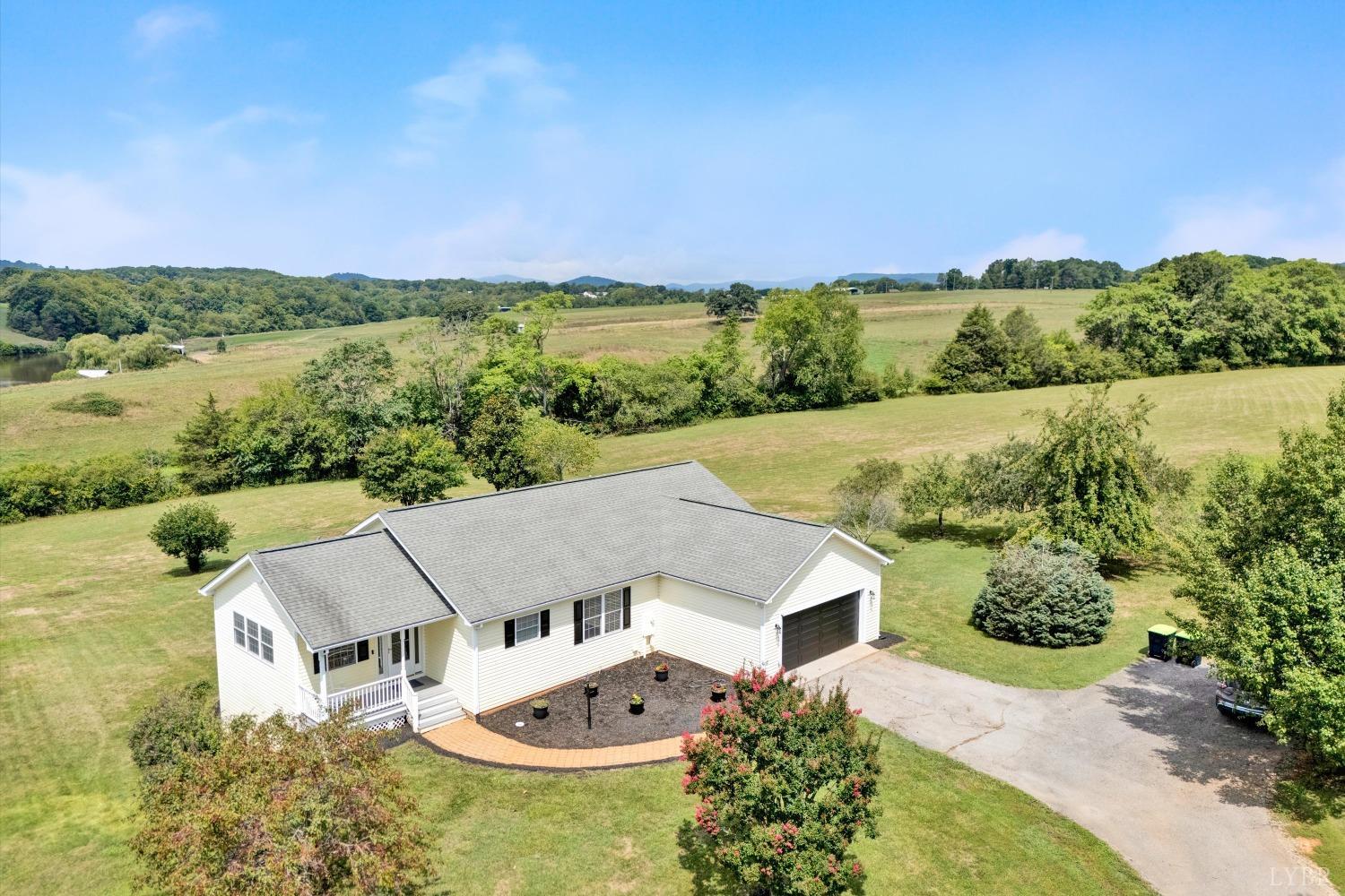 1314 Bramlett Road Moneta, VA 24121 - Photo 2 of 73 Gallery Image 2