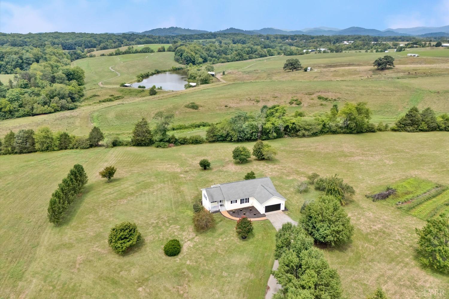 1314 Bramlett Road Moneta, VA 24121 - Photo 3 of 73 Gallery Image 3