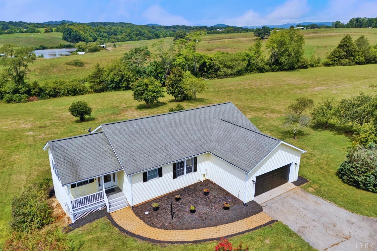 1314 Bramlett Road Moneta, VA 24121 - Photo 4 of 73 Gallery Image 4