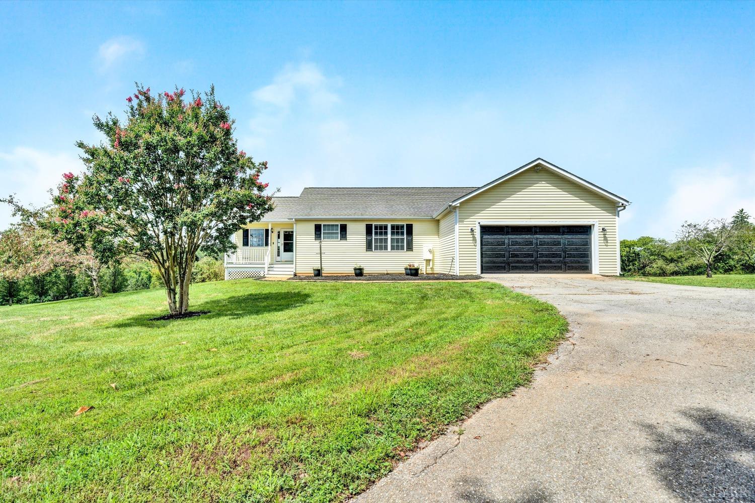 1314 Bramlett Road Moneta, VA 24121 - Photo 5 of 73 Gallery Image 5