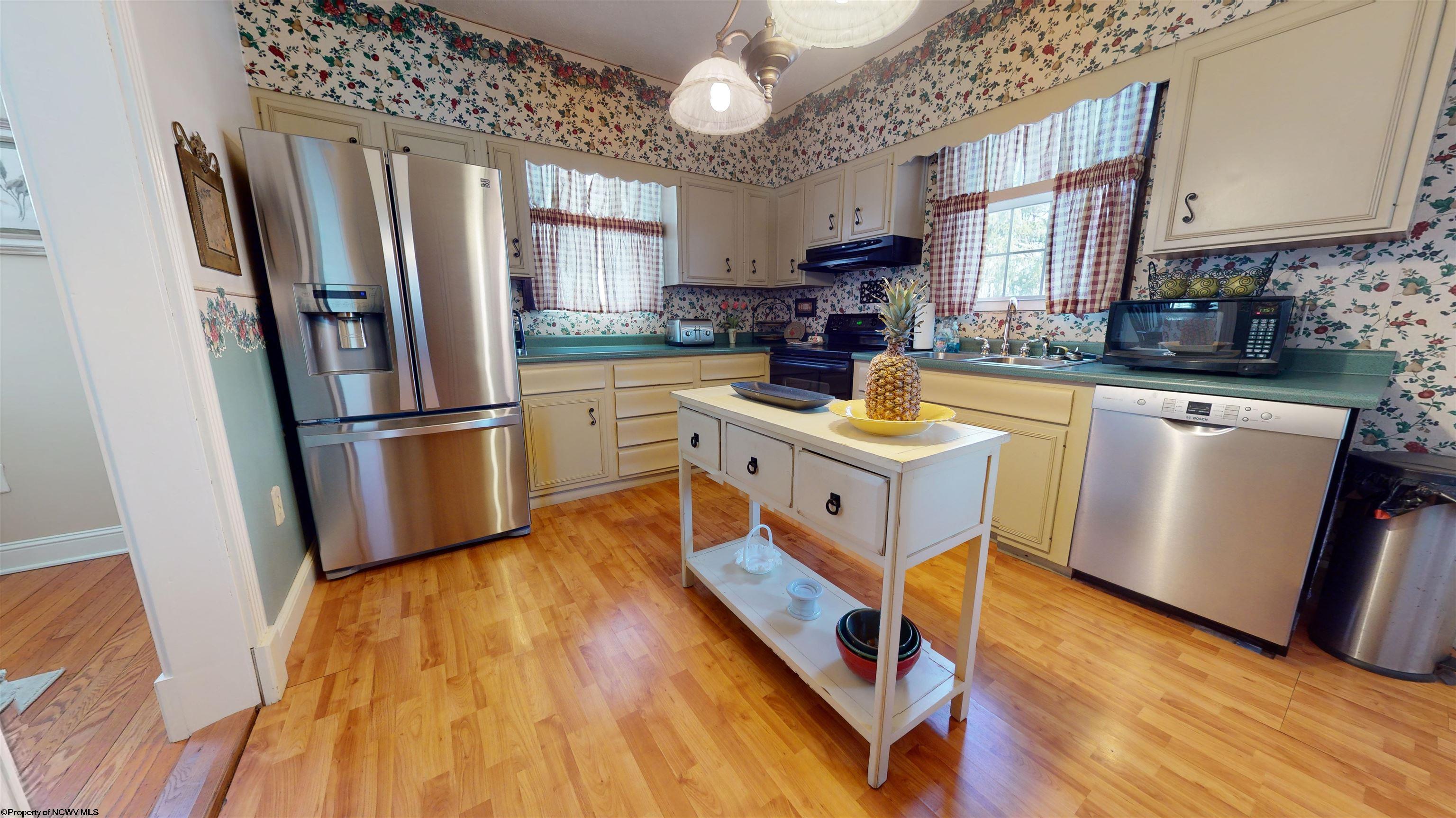 107 Reeves Avenue Fairmont, WV 26554 - Photo 7 of 19 Gallery Image 7
