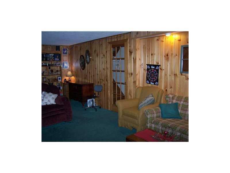 63 Crawford Road Dexter, ME 04930 - Photo 23 of 25 Den/Family/Great Room.
