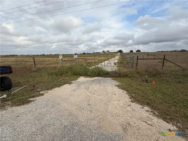 $1,650,000 | 4689 County Road 302, Runge, TX 78151