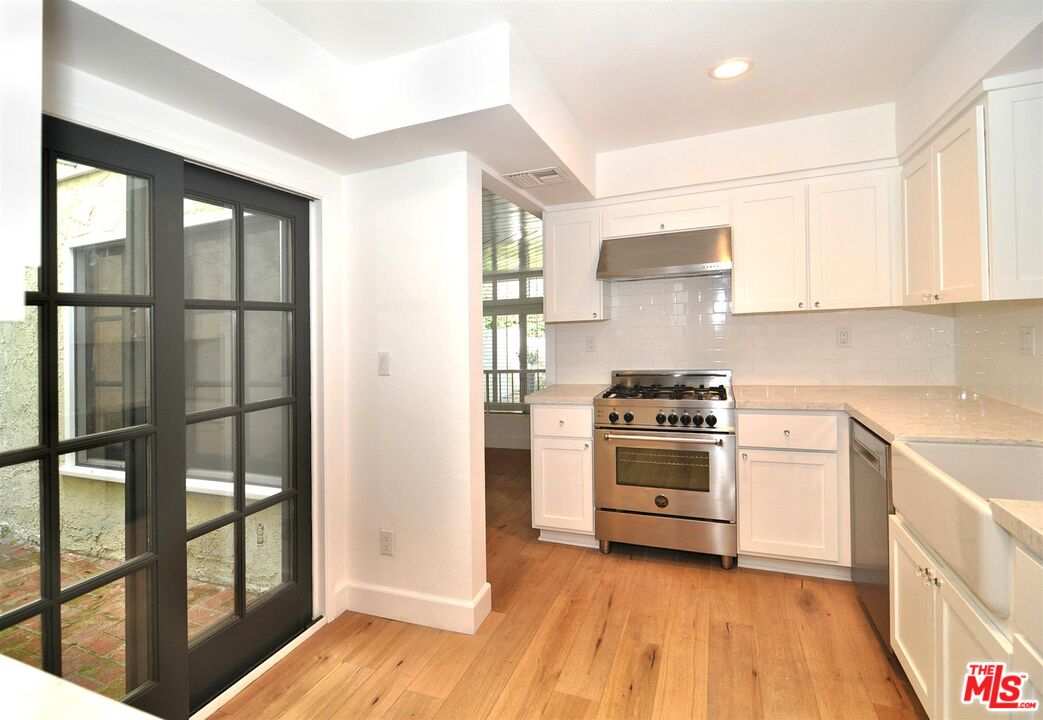 4241 Colfax Avenue, Unit D Studio City, CA 91604 - Photo 6 of 11