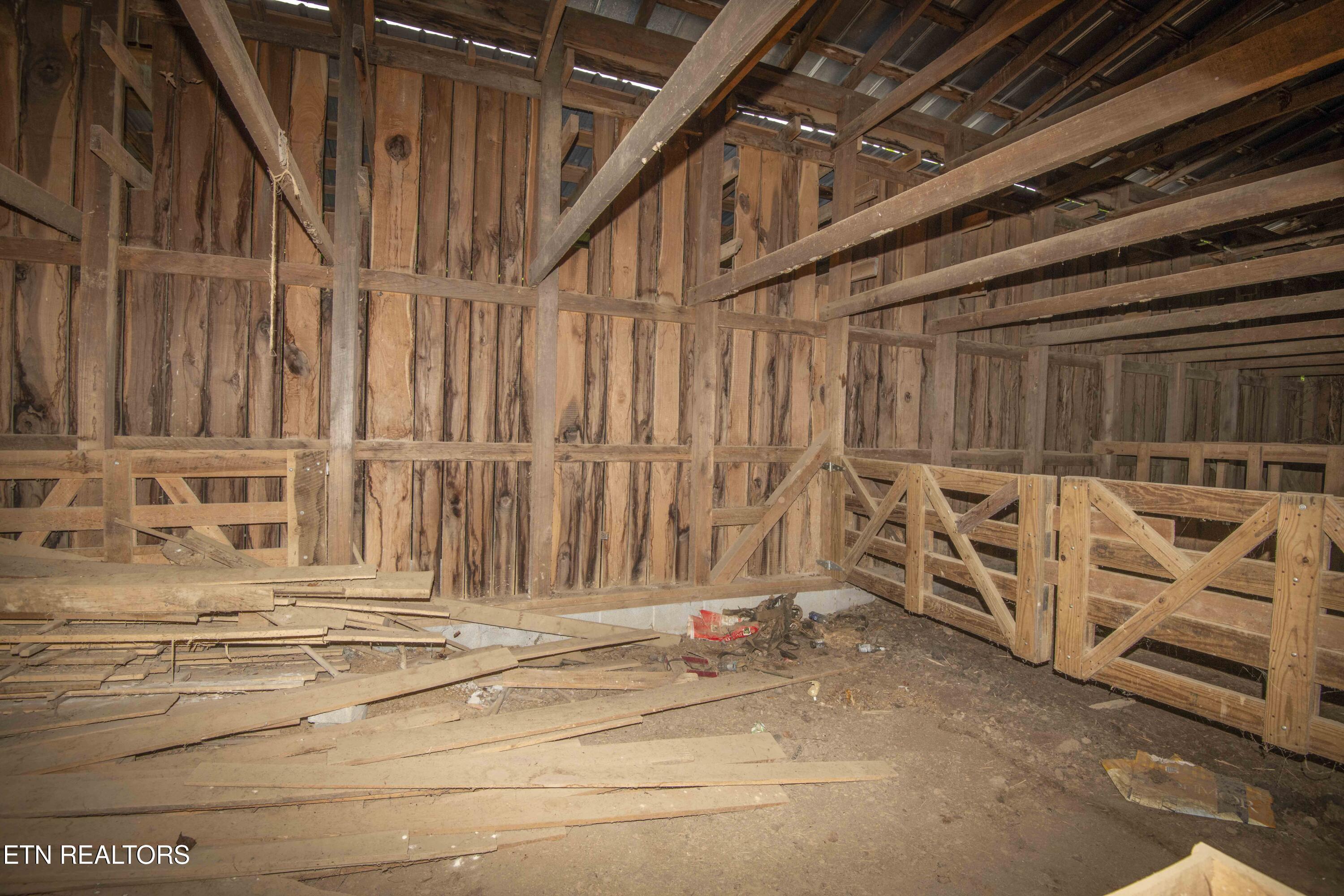 555 Little Valley Road Maynardville, TN 37807 - Photo 39 of 44 barn 2_1