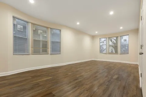 $1,600 | 10747 South Indiana Avenue, Unit 2, Chicago, IL 60628