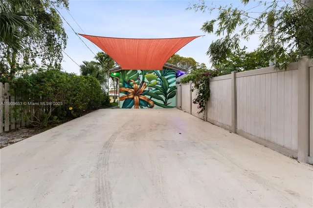 $5,450 | 418 Southeast 3rd Terrace, Dania Beach, FL 33004