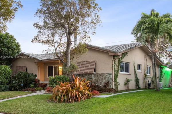 $7,500 | 418 Southeast 3rd Terrace, Dania Beach, FL 33004