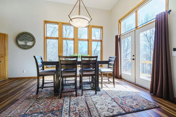 $799,900 | 20881 Lake Ridge Drive, Prior Lake, MN 55372