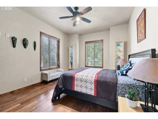 $1,490,000 | 1025 Echo Drive, Roseburg, OR 97470