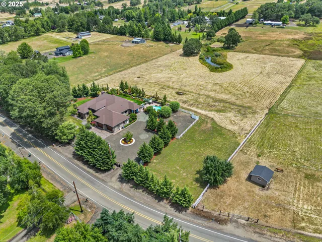 $1,490,000 | 1025 Echo Drive, Roseburg, OR 97470