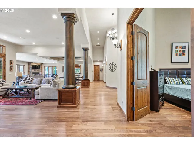 $1,490,000 | 1025 Echo Drive, Roseburg, OR 97470