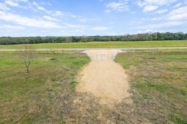 $499,500 | 532 St Weimar Tx 78962, Weimar, TX 78962