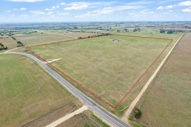 a view of a bathroom