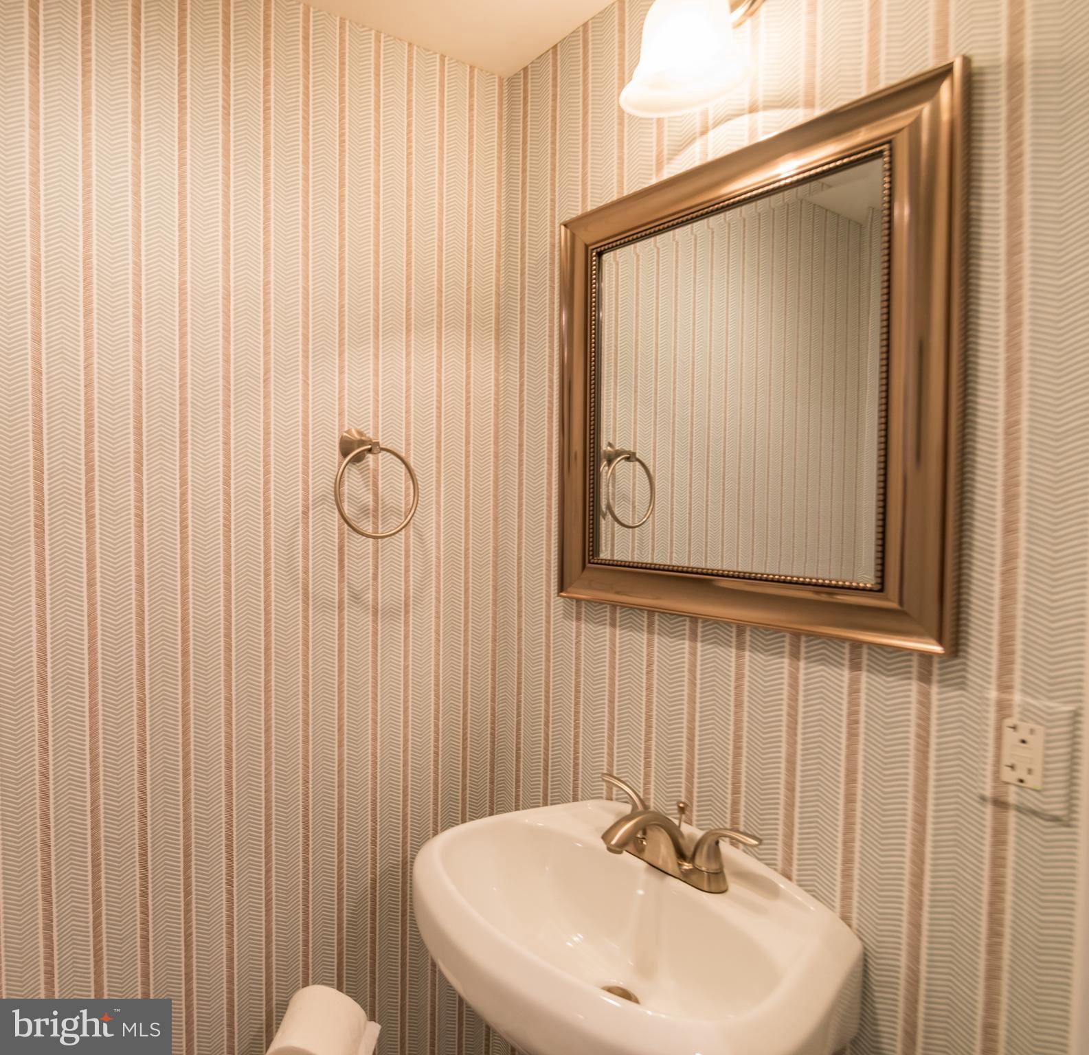 2017 Carpenter Street Philadelphia, PA 19146 - Photo 8 of 46
