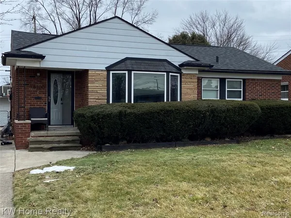 $167,900 | 18100 Holland Avenue, Eastpointe, MI 48021