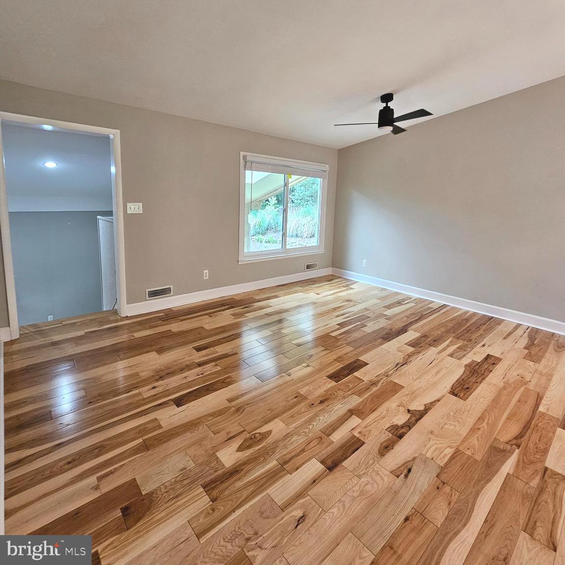 2512 Culpeper Road Alexandria, VA 22308 - Photo 6 of 36 Living Room
