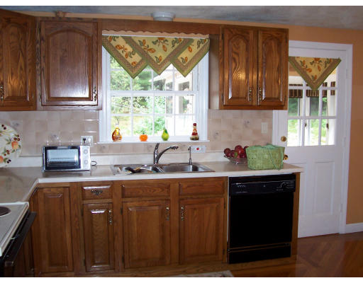 27 Hillview Road North Reading, MA 01864 - Photo 11 of 14 Gallery Image 11