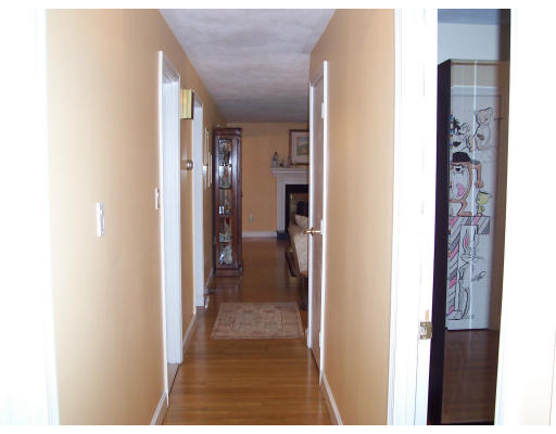 27 Hillview Road North Reading, MA 01864 - Photo 9 of 14 Gallery Image 9