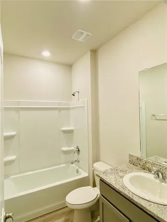 $2,400 | 712 Lakeshore Village Drive, Slidell, LA 70461