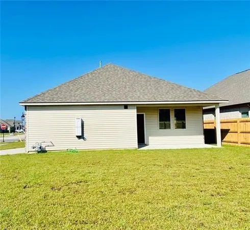 $2,400 | 712 Lakeshore Village Drive, Slidell, LA 70461