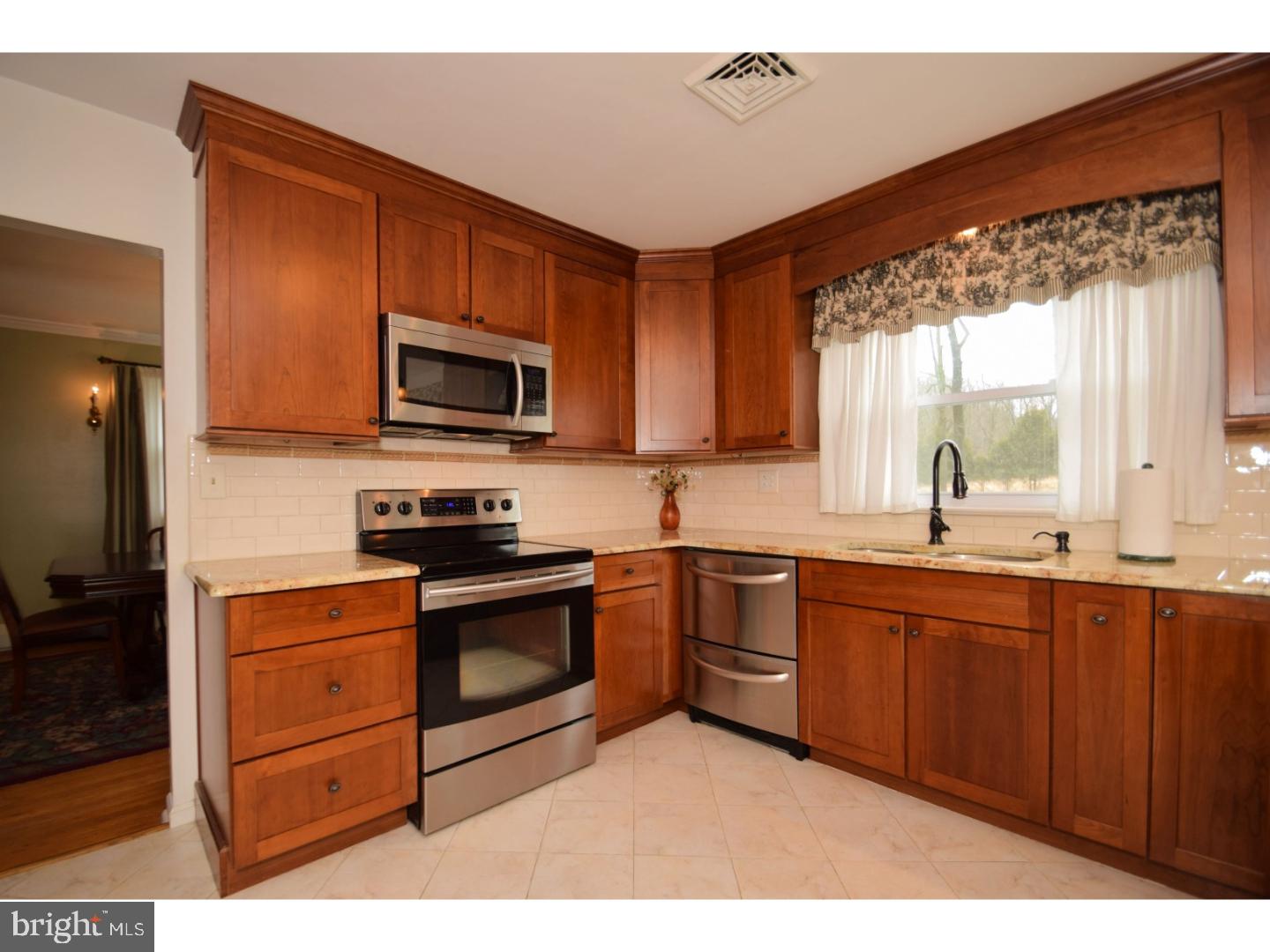 34 Far View Road Chalfont, PA 18914 - Photo 7 of 25 Gallery Image 7