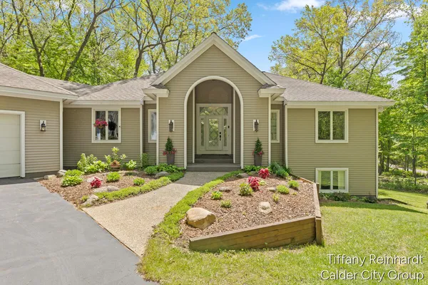 $849,900 | 2760 Tyler Trail Southeast, Lowell, MI 49331