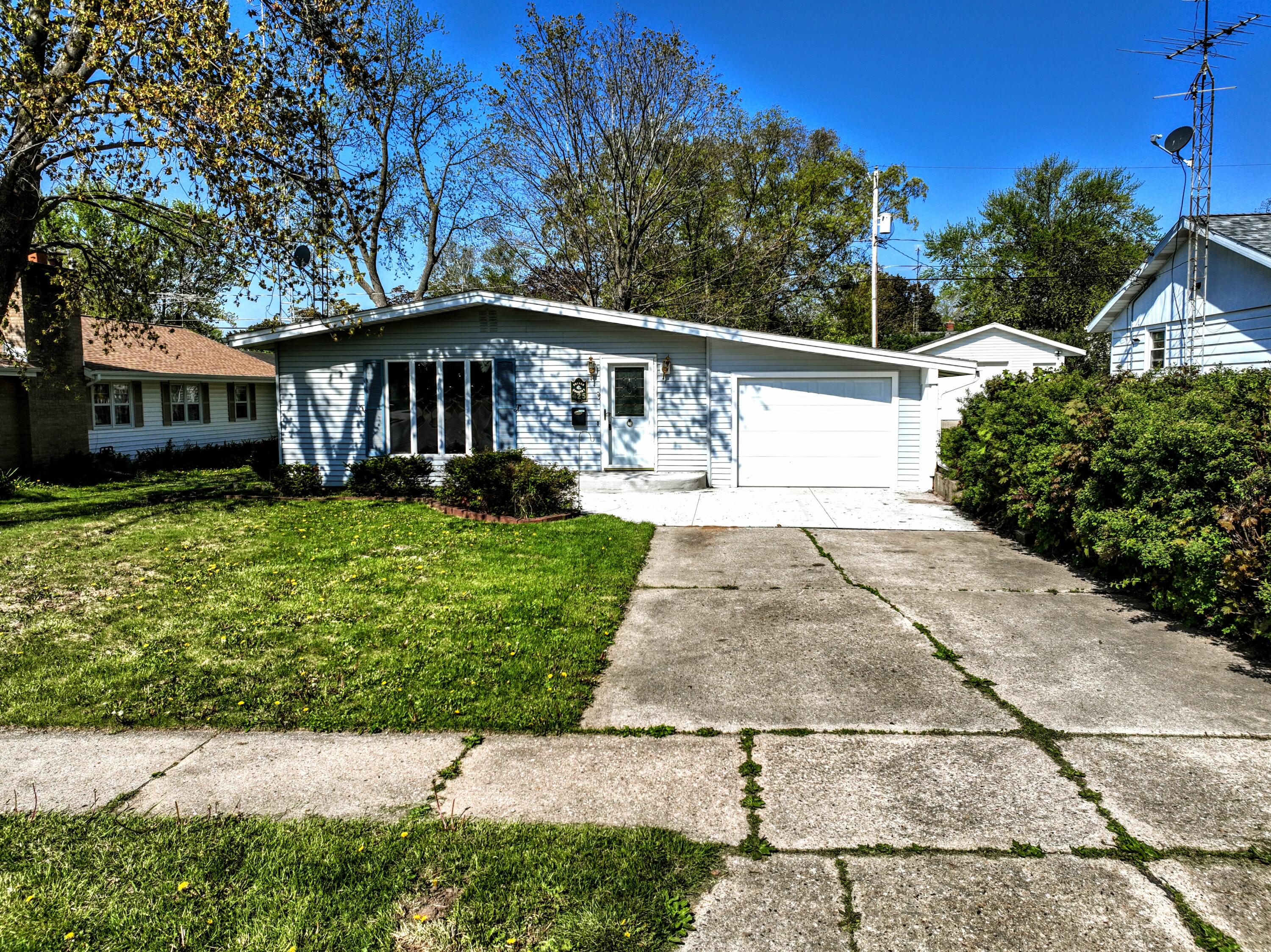 425 South Highland Avenue Jefferson, WI 53549 - Photo 1 of 55 DJI_0534