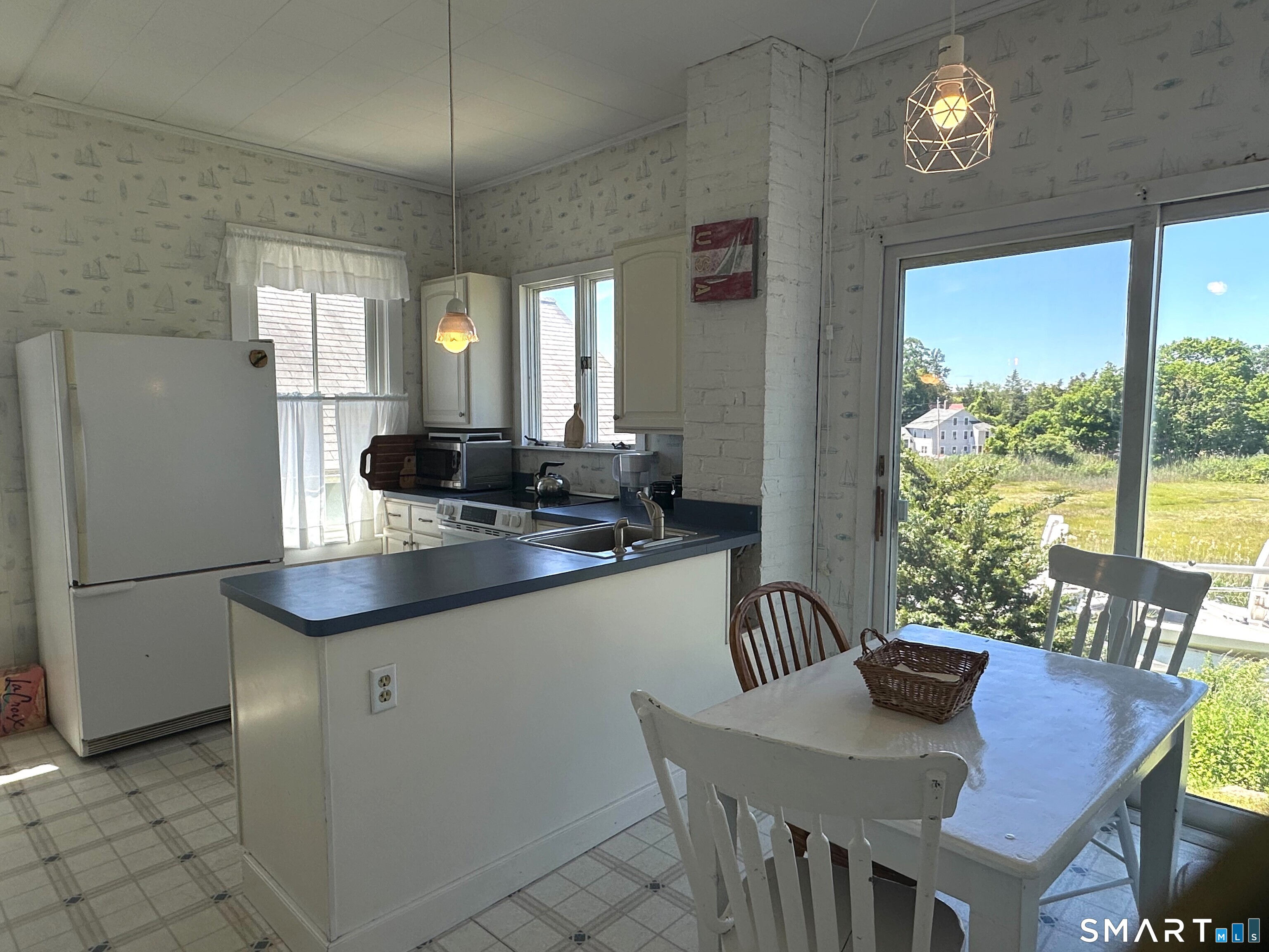18 Prospect Hill Road Branford, CT 06405 - Photo 12 of 21