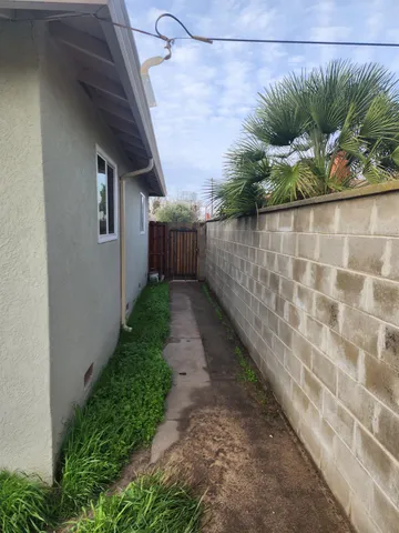 $499,999 | 2006 Norman Way, Modesto, CA 95350