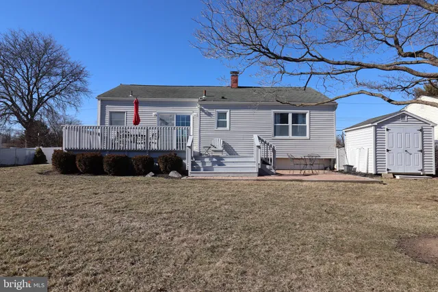 a house view with a outdoor space