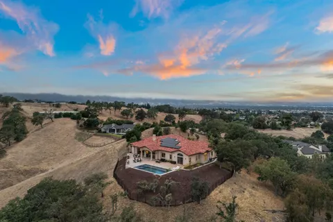$6,799,000 | 5 Winding Oaks Drive, Pleasanton, CA 94566